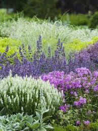 Garten Gestaltung Im Fruhling Und Sommer Blumen Und Pflanzen Garten Anlegen Garten Garten Pflanzen