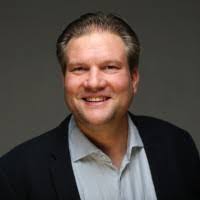 Robert Elle's Instagram, Twitter & Facebook