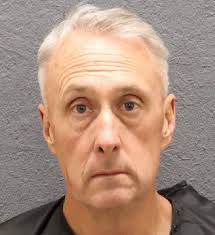 Again, NOT a drag queen, trans or non-bianary person!