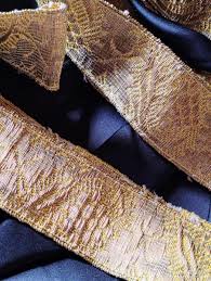 antiguo encaje s. xix en oro, casullas, in - Compra venta en todocoleccion