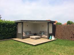 Cover Grunanlage Hillhout Gerust Aus Holz Loungeset Gaskamin Cover Garten Gartenhaus Gaskami Rustikale Terrasse Terassenideen Zeitgenossischer Garten