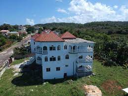 Spacious Unfinished 7 Bedroom House For Sale In Pedro Lucea Hanover In 2021 House Maine House Spacious