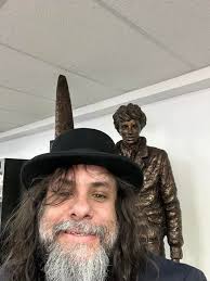 Ran into friends at Burbank airport. My Piano Tuner Rik Cantu and a big  bronze statue of Sarah Melick (well her doppel Amelia E.) Headed to Ft  Lauderdale via St Louis