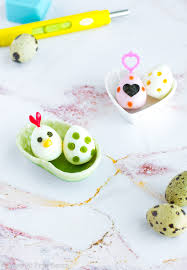 Whether you're preparing to dye easter eggs, in charge of making the deviled version for easter brunch, or just craving a healthy breakfast, it's important to know how to. 4 Easy Ways To Decorate Eggs Love At First Bento