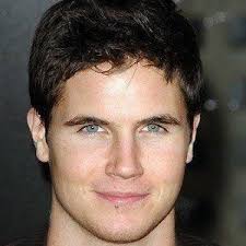 Robbie Amell