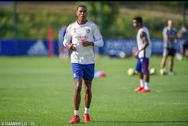 Zagueiro marcelo é afastado no lyon por conduta inapropriada : M5 C1mi6mnv8im