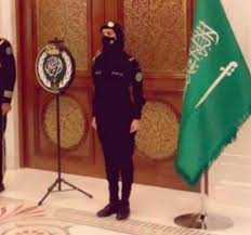 بداية نود التعريف بماهية رئاسة الحرس ومهامها، حيث أما عن تقديم الحرس الملكي أو عن الإعلان الذي تم نشره عبر موقع رئاسة الملكي srg.gov.sa الرسمي. Ø§Ù…Ø±Ø£Ø© ÙÙŠ ØµÙÙˆÙ Ø§Ù„Ø­Ø±Ø³ Ø§Ù„Ù…Ù„ÙƒÙŠ Ø§Ù„Ø³Ø¹ÙˆØ¯ÙŠ ØªØ«ÙŠØ± Ø¬Ø¯Ù„Ø§ ØµÙˆØ±Ø© Ø±Ø§Ø¯ÙŠÙˆ Ø¨Ø§Ù†ÙˆØ±Ø§Ù…Ø§