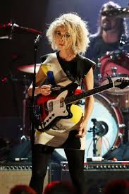 Vincent's annie clark paid tribute to the nirvana frontman with a scorching rendition of lithium, another entry in her list of exceptional cover songs. Annie Clark What Makes This Look Futuristic Dress Is Bold And Flat With Angular Shapes Hair Has An Unnat Annie Clark Female Musicians St Vincent Annie Clark