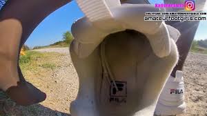 Dominant Gigant Girl-靴をなめる、足、バレリーナとナイロンの靴下の匂い