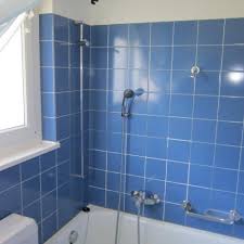 Badezimmerfliesen Plattli Neu Fugen Sowie Silikonfugen An Badewanne Erneuern Renovero Ch