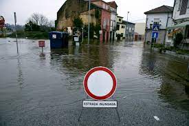 As notícias de portugal e do mundo, na rtp. Mau Tempo E Inundacoes No Norte De Portugal Bom Dia