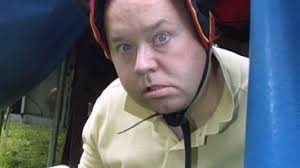 I år är revyn vassare