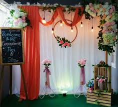 Dalam mempersiapkan acara pernikahan, anda tentunya menginginkan semua yang terbaik, termasuk dalam memilih undangan pernikahan. Background Foto Nikah 2019 Cara Golden