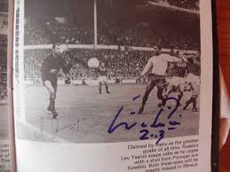 8 Autogramme v.“ (Eusebio, Lew Jaschin)
