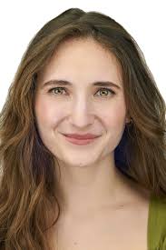 Emma Cullen's Instagram, Twitter & Facebook