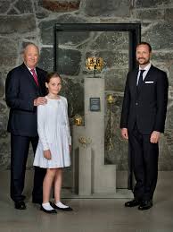 Princess ingrid alexandra is second in line to norway's throne after her father, crown prince haakon. Arverekken Det Norske Kongehusets Barnesider