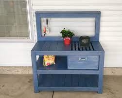 Source if you'd like a potting bench that you can easily pop onto casters and roll to where you need it to be, this compact offering might be for you. Diy Potting Bench Plans Rogue Engineer