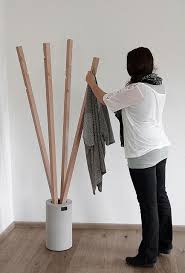Kleiderstander selber bauen 25 diy garderobenstander diy coat. Echt Land Produkte Garderobe Aus Holz Und Beton Garderobe Holz Selbermachen Beton Gaderobe