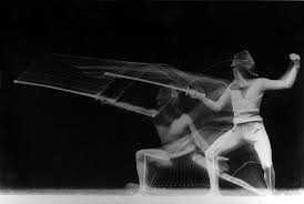 His interest in analyzing the mechanics of physiological movements led to several valuable recording instruments, including the marey tambour. Le Sport Et La Photographie Scientifique Histoire Et Analyse D Images Et Oeuvres