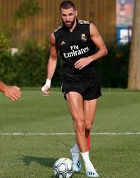 Let me tell you that, karim is a professional football player, who plays for the spanish club real madrid and the france national team as a striker. Karim Benzema Bio Wiki Net Worth Dating Girlfriend Age Height