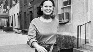 Rund zwei jahre nach dem tod der legendären millionenerbin gloria vanderbilt wird ihr apartment in. Mjrsrimd Vuwbm