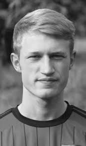 Die Spieler bedanken sich bei der Firma Felix Benad