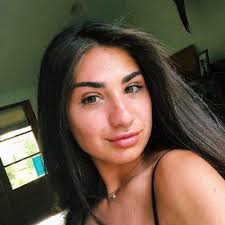 Amanda Ramaglia's Instagram, Twitter & Facebook