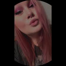 I am filming a Q&A with my sisters and Mom! Have you ever wanted to ask my  Mom about Shelly and I or where did I get my personality from? Ask away...