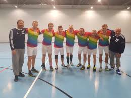Dresdner bank was the first to open its own office in former eastern germany in dresden on 2 january 1990. Sg Dresdner Bank Handball Manner Home Facebook
