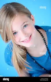 Hübsche mädchen 12 jahre -Fotos und -Bildmaterial in hoher Auflösung