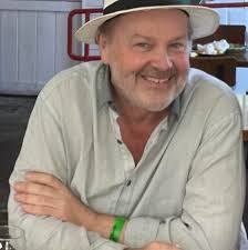 Geddy Lee playing Roundabout at the Rock and Roll Hall of Fame 2017.