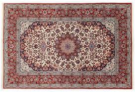 Es versorgt die umliegenden gebiete über eine reihe von wasserkanälen mit wasser. Oriental Collection Isfahan Teppich Auf Seide 157 Cm X 245 Cm Teppich Orientteppiche Bei Tepgo Kaufen Versandkostenfrei