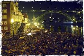Things to do near fonte de sao joao. Festa De Sao Joao Do Porto Praca Da Ribeira In Porto During Sao Joao Every Year On The Night Of June 23rd Viagens Antonio De Lisboa Noite De Sao Joao