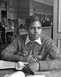 Vintage Portraits At Historically Black Howard University In 1946 Vintage Portraits African American Fashion African American History