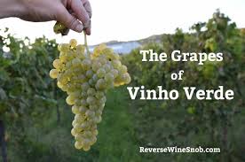 The Grapes Of Vinho Verde Alvarinho And Loureiro Vinho Verde Portugal Alvarinho Vinhos Verdes