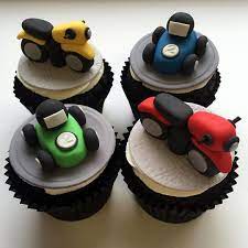 Motorcycles And Racing Cars Cupcakes Fondanttoppersforkids Fondant Instacupcakes Cupcakestagram Racingcar Moto Motorradkuchen Fondant Cupcakes Tortendeko