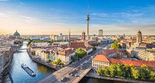 Berlin lies where the influence of the atlantic ocean fades and the climate of the continental plain begins. Explore Hotels In Berlin Germany Radisson Hotels