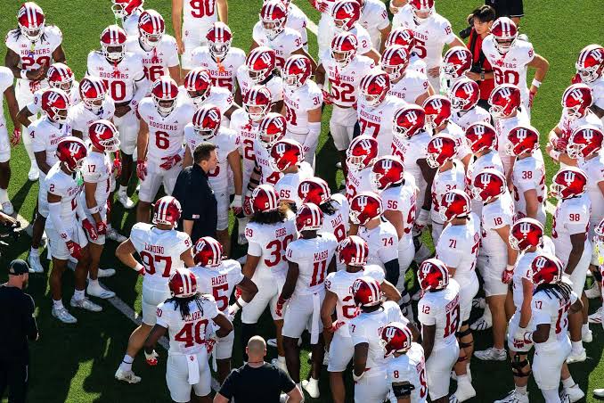 PHOTOS: Indiana football defeats Nebraska in 20-17 comeback - Indiana Daily  Student