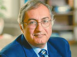 Wafik El-Deiry carted a bunch of books around the Mediterranean Here are  his reviews