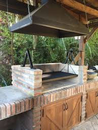 30 Luxury Outdoor Kitchen Design Ideas That Brings A Cleaner Looks In 2020 Outdoor Kitchen Decor Luxury Outdoor Kitchen Outdoor Kitchen