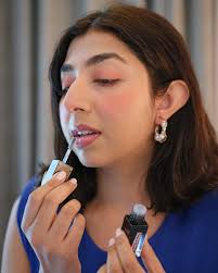 If there's one thing among cosmetics that I can't live without, that has to  be a lip product 👄 So when @keepintouch_global reached to try out their  lip plumper tint, I immediately