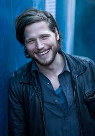 Er spricht über seine fünf frauen zuhause. Sebastian Strobel Sebastian Strobel Schauspieler Prominente Frisuren