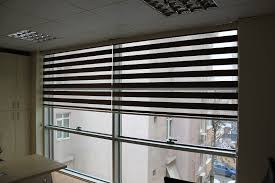 Mukemmel Bir Dekorasyon Icin Zebra Perde Bu Tarz Ihtiyaclari Giderebilmek Icin En Uygun Perdelerden Birisi Zebra Perdelerdir Tek Bir Me Jaluzi Ev Dekoru Perde
