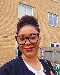 Joy Bragg's Instagram, Twitter & Facebook