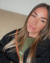 𝖁𝖎𝖈𝖐𝖞 𝕭𝖔𝖚𝖗𝖓𝖎𝖛𝖆𝖑 (@vickybournival) • Instagram photos and  videos