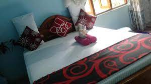 Referred by locals as the eighth wonder of the world this ancient palace and fortress complex has significant archaeological. Flower Inn Sri Lanka Sigiriya Booking Com