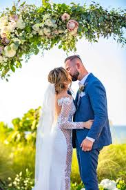 Joyous Paradise Island Wedding At Atlantis Bahamas Ana Nick Chic Bahamas Weddings Bahamas Wedding Island Weddings Island Wedding Locations