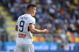 Jego transfer za 4 miliony euro z cracovii do genoa cfc okazały się być doskonałą inwestycją dla włoskiego zespołu. Krzysztof Piatek Ist Der Pistolero Aus Polen Nzz