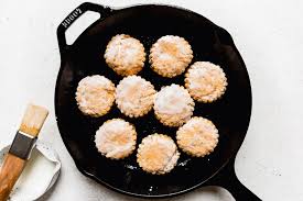 extra flaky pumpkin biscuits plays