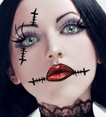 Trucchi Per Halloween Viso Ragazza Con Un Make Up Da Bambola Con Rossetto Glitter Trucco Per Halloween Trucco Da Bambola Trucco Viso Carnevale